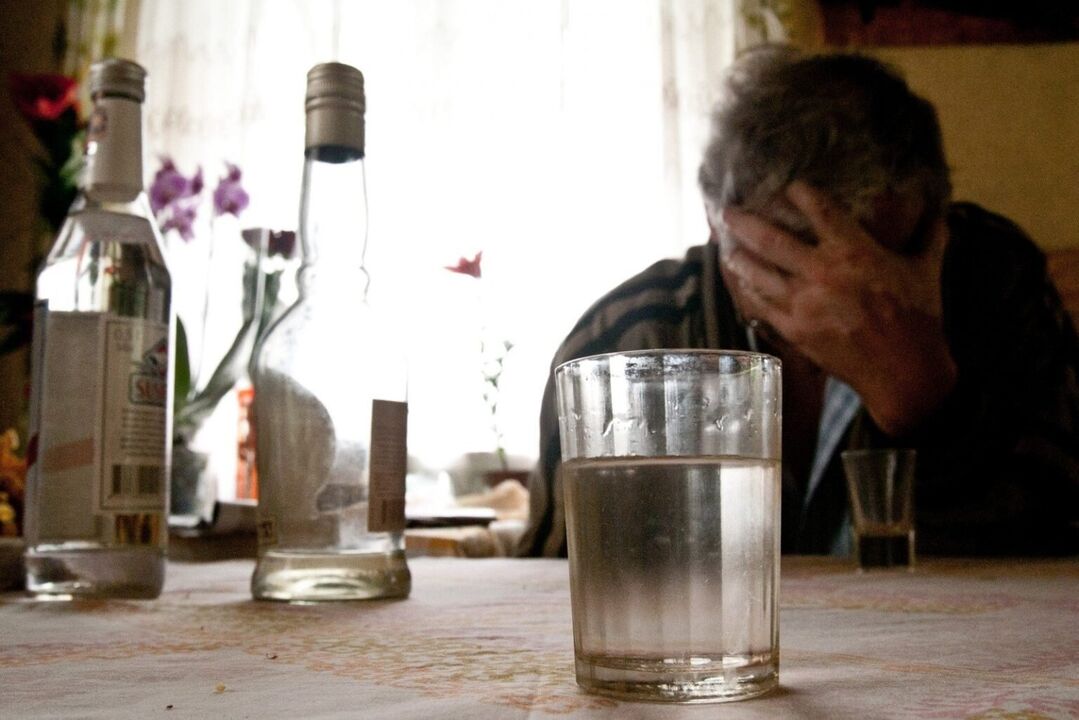 Edateko kantitatearen kontrola eza alkoholismoaren garapenaren seinale da